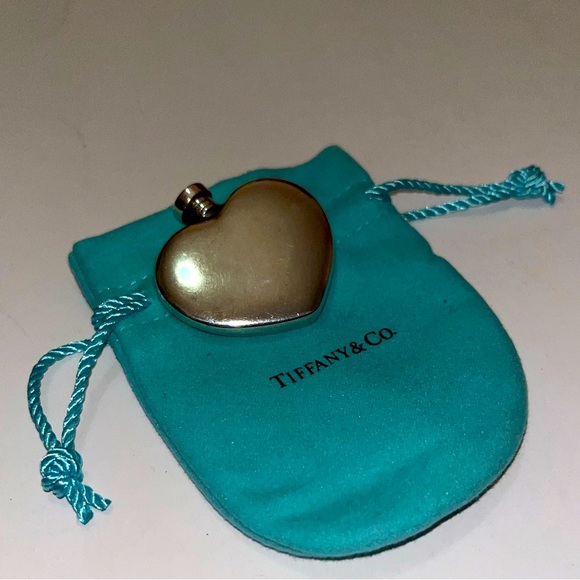 ❌SOLD❌ Tiffany & Co Heart Shaped Sterling Silver Perfume Flask VINTAGE / Antique - Picture 3 of 10